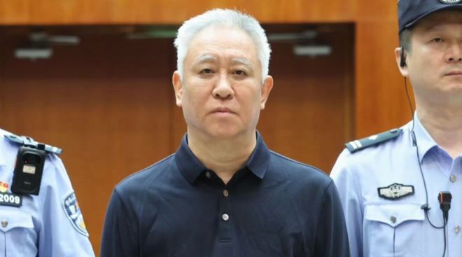 许家印被判处无期徒刑!媒体人:中国足球也是受害者,曾遭网暴 许家印被判处无期徒刑!媒体人:中国足球也是受害者,曾遭网暴